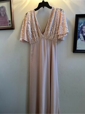 Maxi V-Neck Lace Flutter Sleeve Dress in Blush